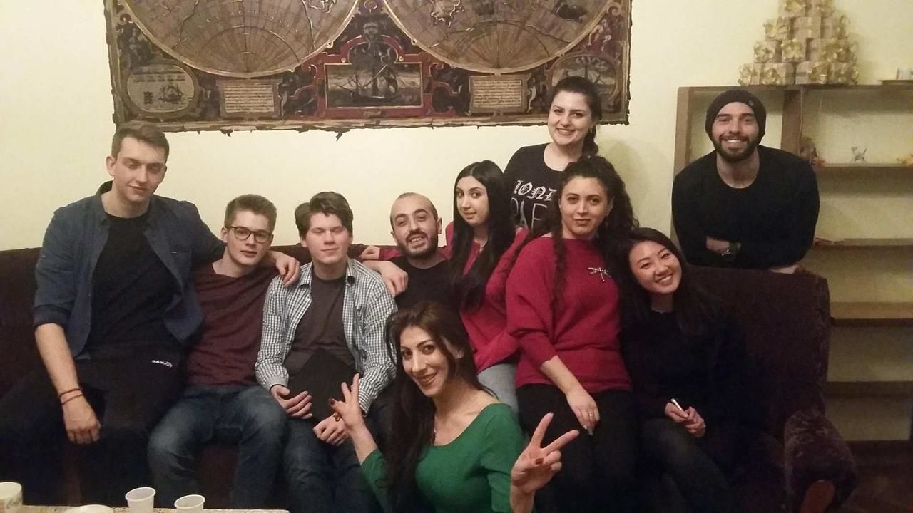 Хостелы Shamrock Republic Square Hostel and Tours Ереван-20