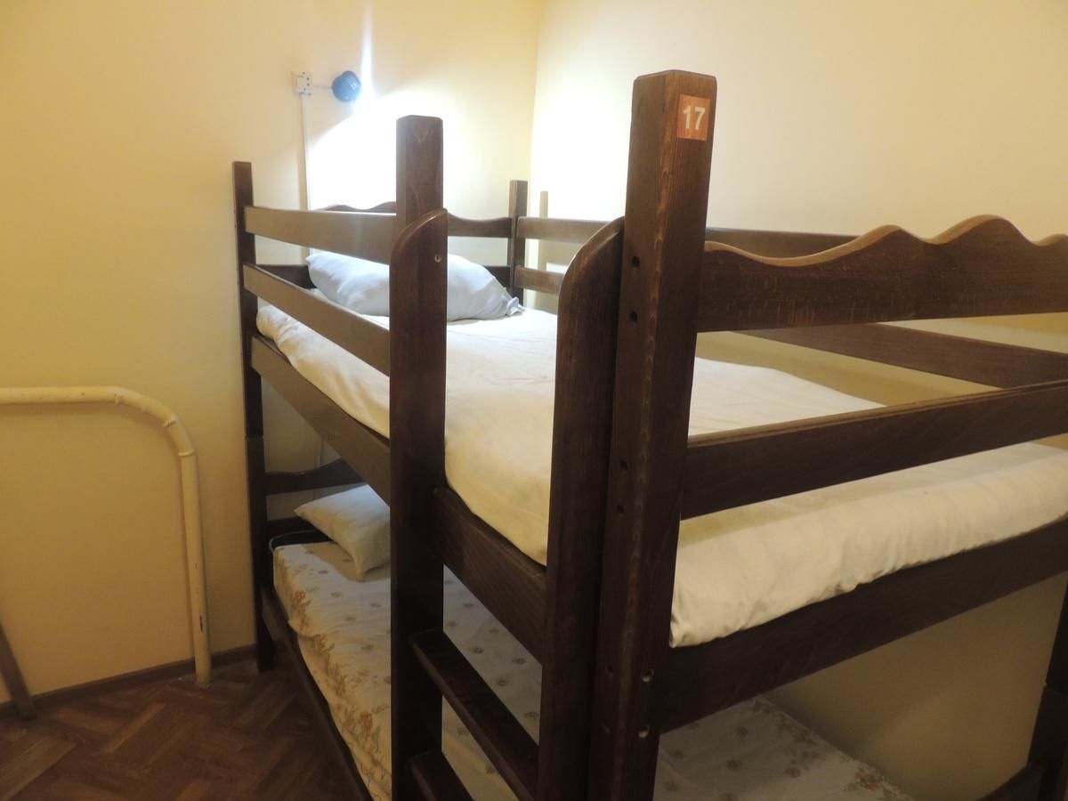 Хостелы Shamrock Republic Square Hostel and Tours Ереван-32