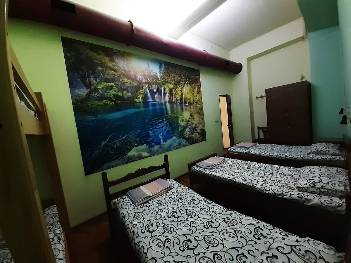 Хостелы Shamrock Republic Square Hostel and Tours Ереван