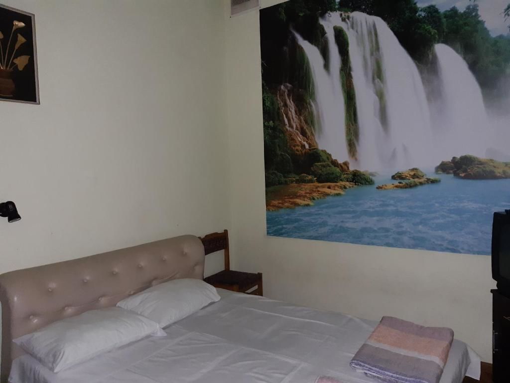 Хостелы Shamrock Republic Square Hostel and Tours Ереван