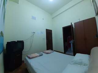 Хостелы Shamrock Republic Square Hostel and Tours Ереван Двухместный номер с 1 кроватью-2