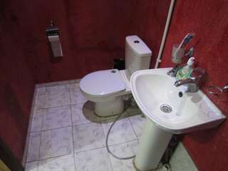 Хостелы Shamrock Republic Square Hostel and Tours Ереван Двухместный номер с 1 кроватью-4