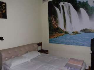 Хостелы Shamrock Republic Square Hostel and Tours Ереван Двухместный номер с 1 кроватью-7