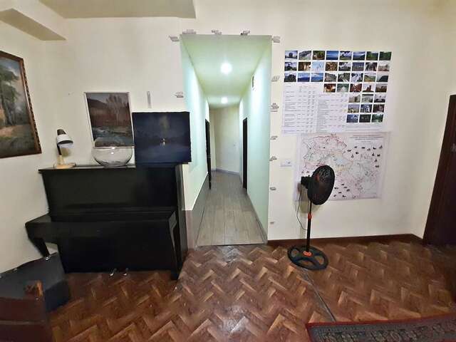 Хостелы Shamrock Republic Square Hostel and Tours Ереван-16