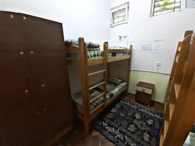 Хостелы Shamrock Republic Square Hostel and Tours Ереван-22