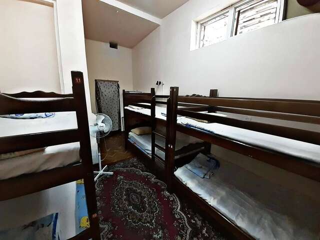 Хостелы Shamrock Republic Square Hostel and Tours Ереван-26