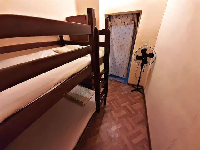 Хостелы Shamrock Republic Square Hostel and Tours Ереван-32