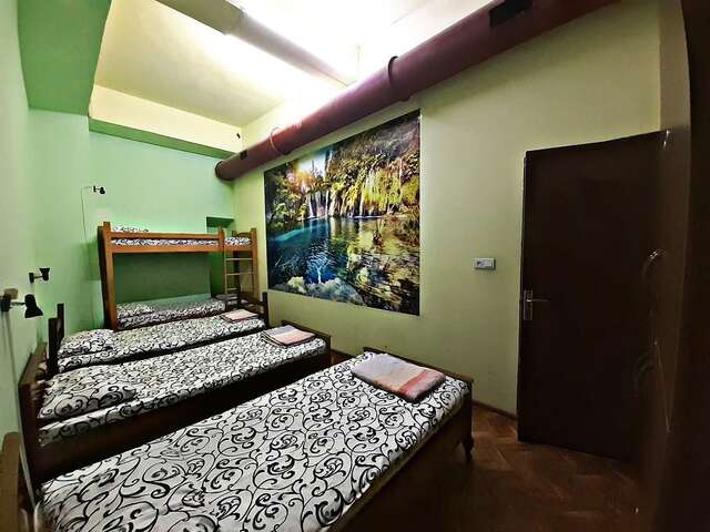 Хостелы Shamrock Republic Square Hostel and Tours Ереван-35