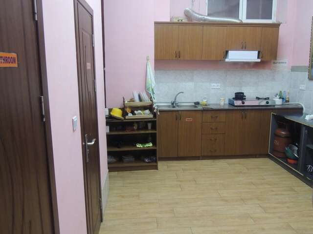 Хостелы Shamrock Republic Square Hostel and Tours Ереван-47