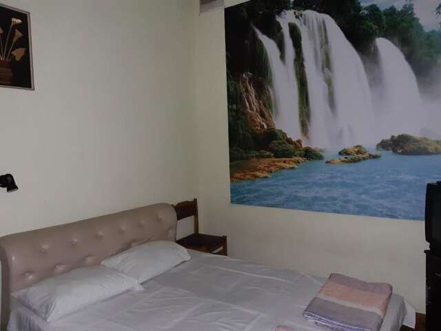 Хостелы Shamrock Republic Square Hostel and Tours Ереван-50